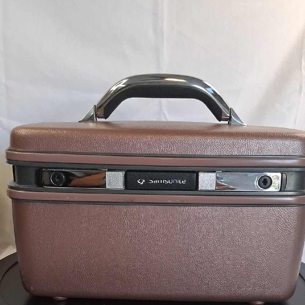 Samsonite Chocolate Audio Carrying Case